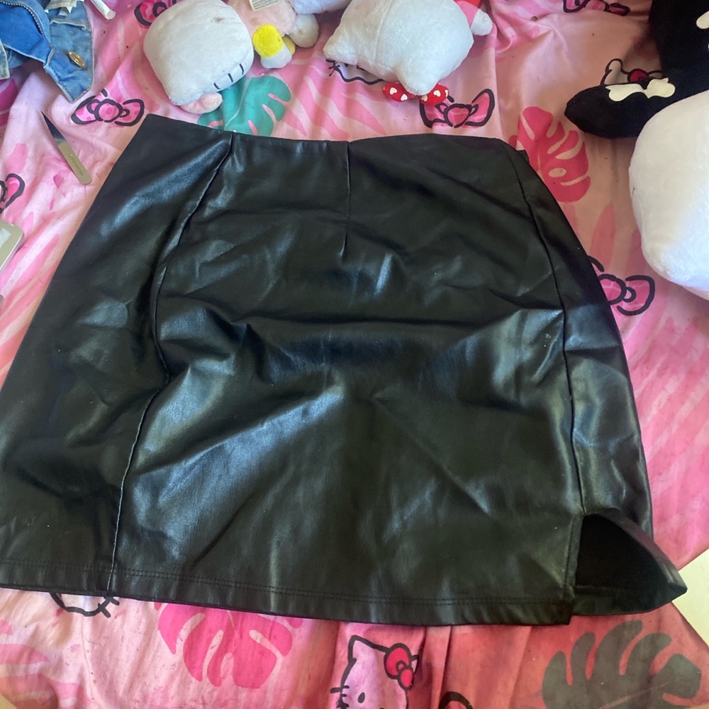 BLACK FAUX LEATHER SKIRT WORN ONCE